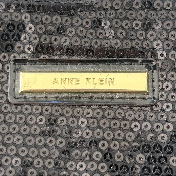 New Anne Klein Sequin Wristlet - Picture 3 of 5
